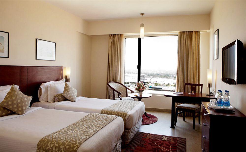 Hotel Oh Biz Premier At Leonia Hyderabad Exterior foto